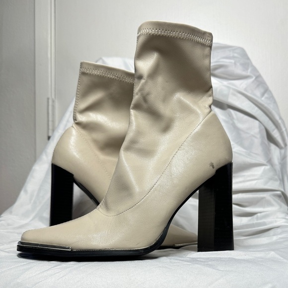 Public Desire Liberty Square Toe Heeled Bootie in Off White Size 9 - Picture 2 of 16